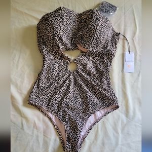 Shade & Shore Size 32DD One Piece SwimSuit